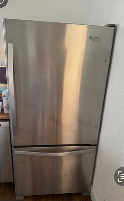 Whirlpool Stainless Steel Bottom-Freezer Refrigerator – 22 Cu.