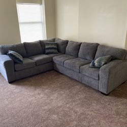 Large Grey Sectional Sofa Couch!! Brand New 