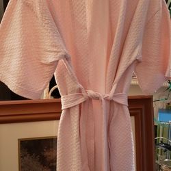 Pink robe with belt size medis salt size medium