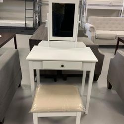 Brand New vanity available in white , expresso , and black
