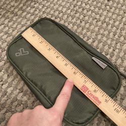 Travelon Organizer Green Can Hang Up