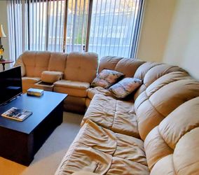 Moving sale: Sofa, table, bike, ..