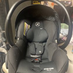 Maxi Cosi car seat