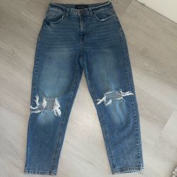 High waisted Ripped Jeans size 13 juniors