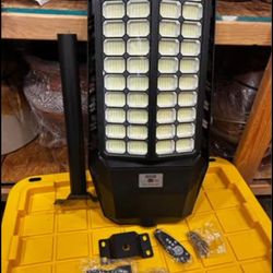 BRAND  NEW  BIG 7000 WATTS  WITH GLASS  LENSE  LED   Solar Street Light Outdoor waterproof for commercial or home 11