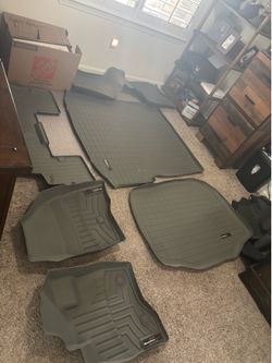 Complete WeatherTech Mat Set - 2015-2019 Ford Explorer