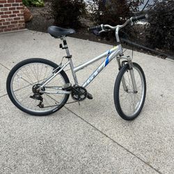 GT Medium Frame Women’s Bike