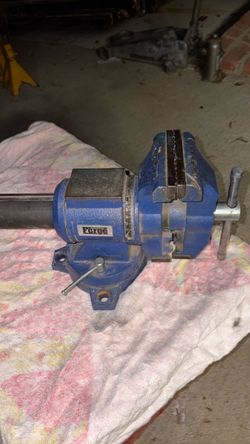 Heavy Duty Bench Vise