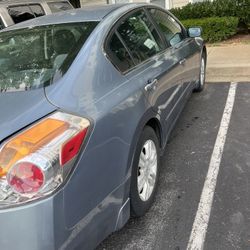 Nissan Altima 2010