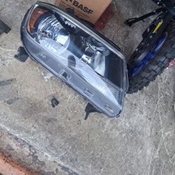 21 COLORADO Good Used Original Right Headlight 