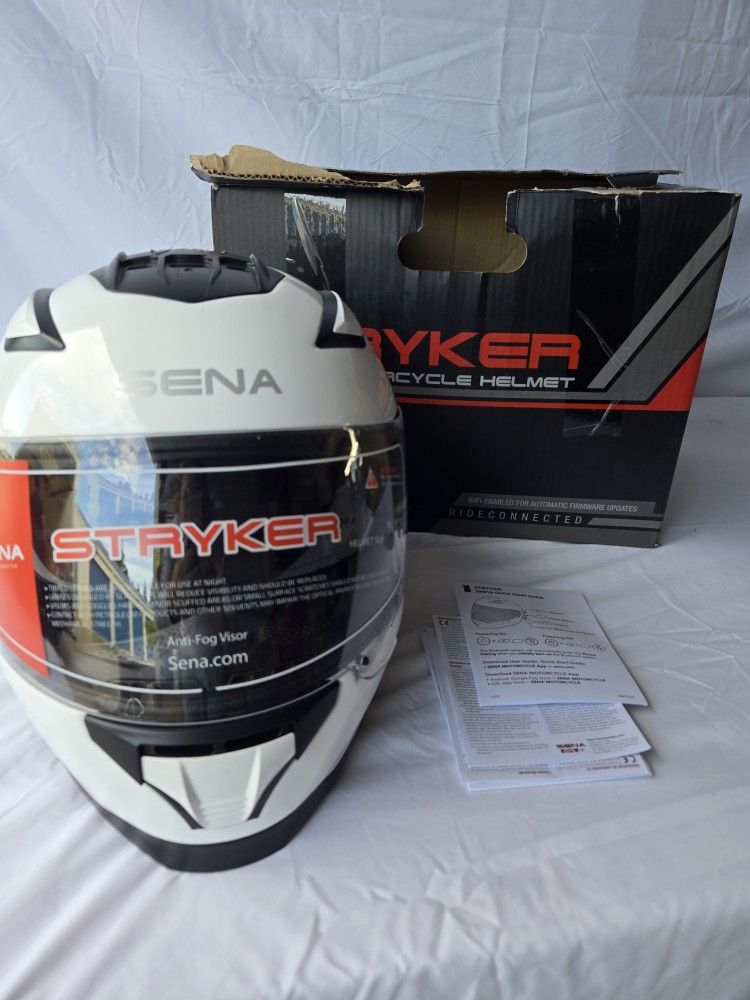 Sena Stryker SMART Motorcycle Helmet (Medium)