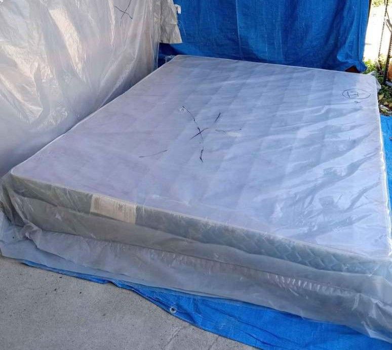 Queen Size Box Spring for Sale in Houston, TX - OfferUp