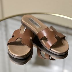 Steve Madden Brown Slides