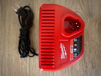 Milwaukee M12 Battery Charger