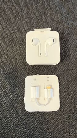 iPhone wired headphones and adapter