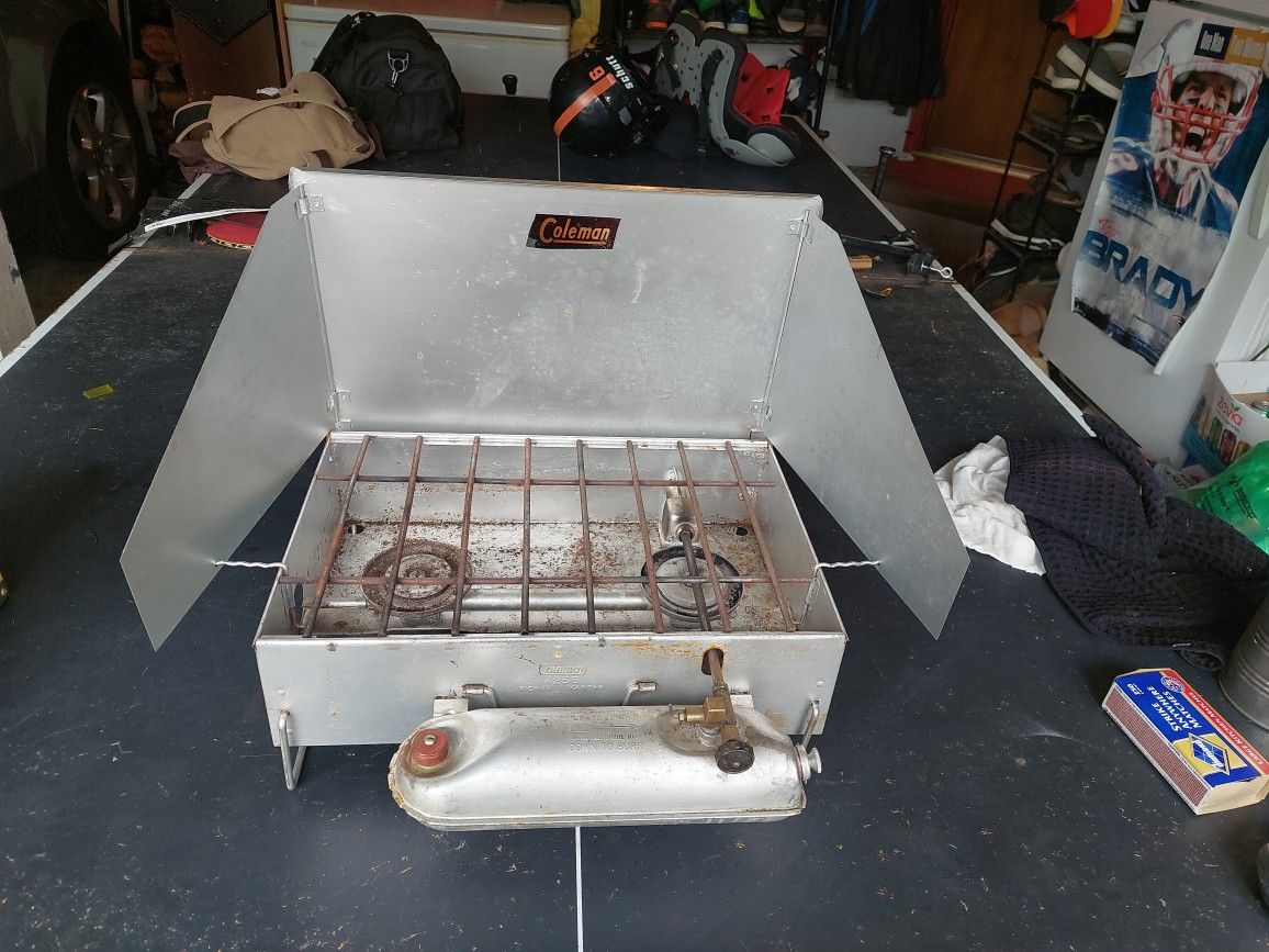 Vintage Coleman 425b Camp Stove