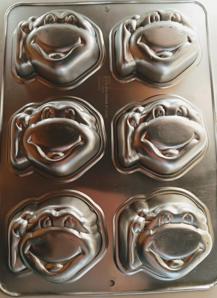 TMNT TEENAGE MUTANT NINJA TURTLES WILTON'S Cake Pan Like New