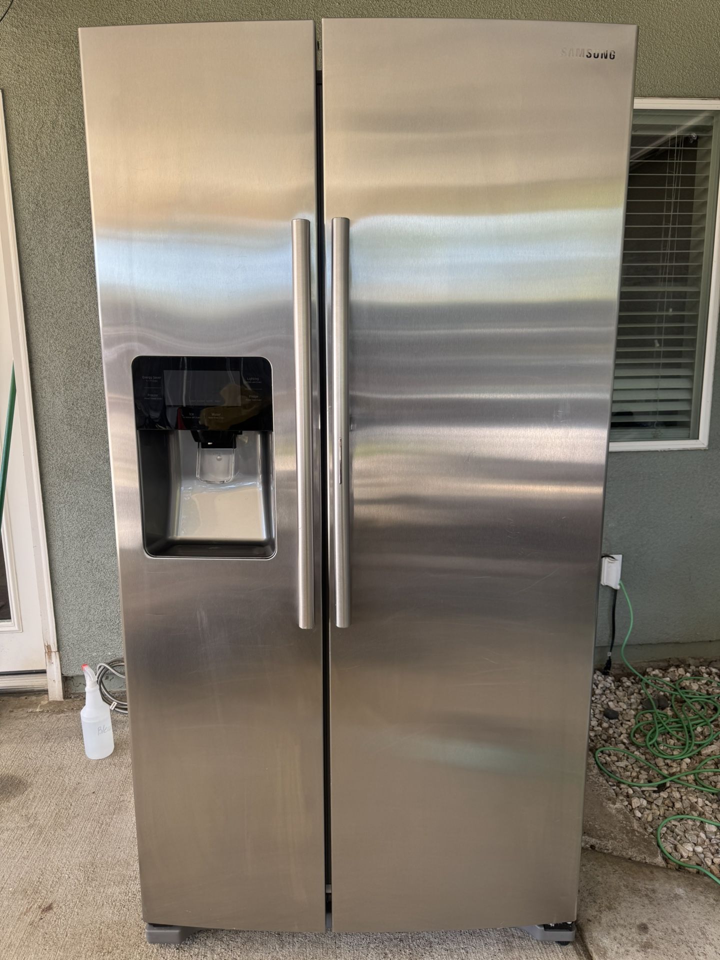 Samsung French Door Fridge W/ Ice Maker