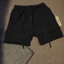 essential Shorts