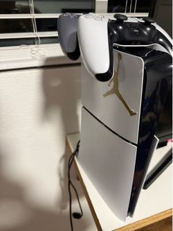 PS5 WITH 2 CONTROLLERS