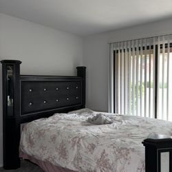 Queen Bedroom Set