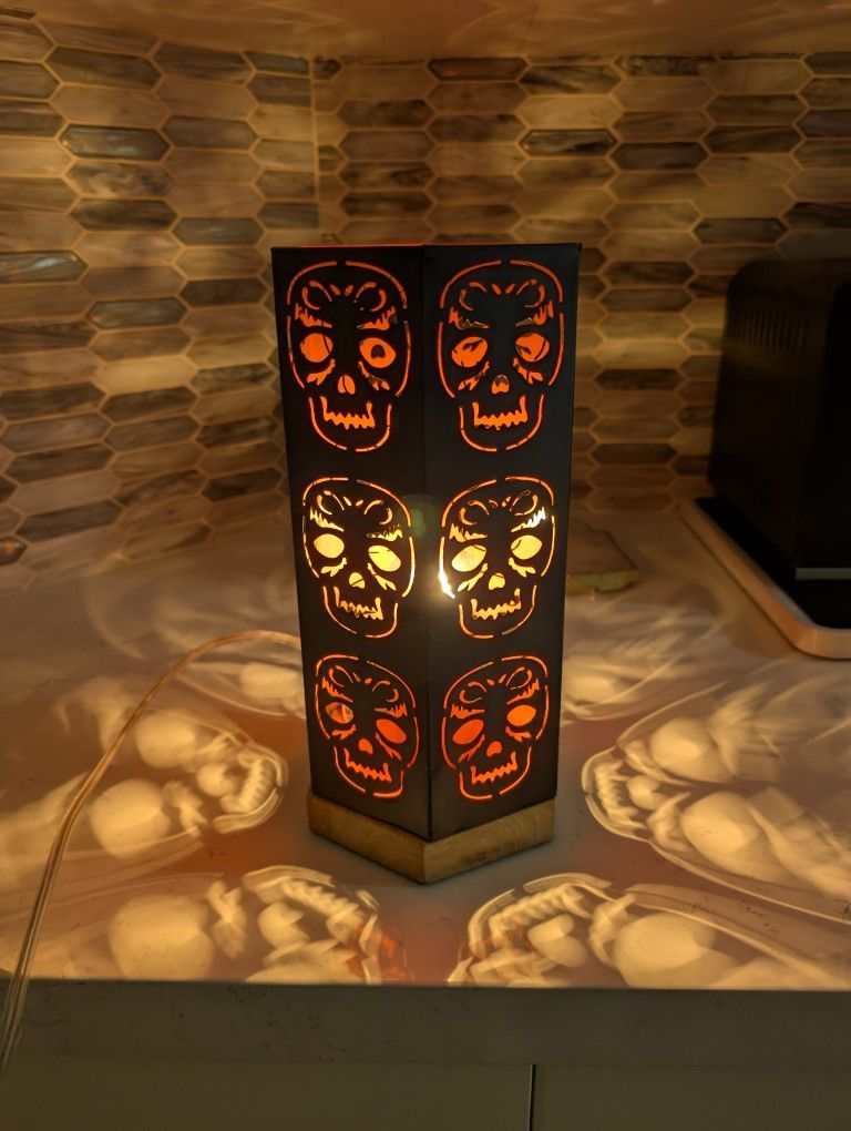 Skull Lamp