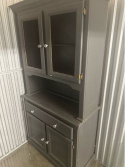 Storage hutch cabinet