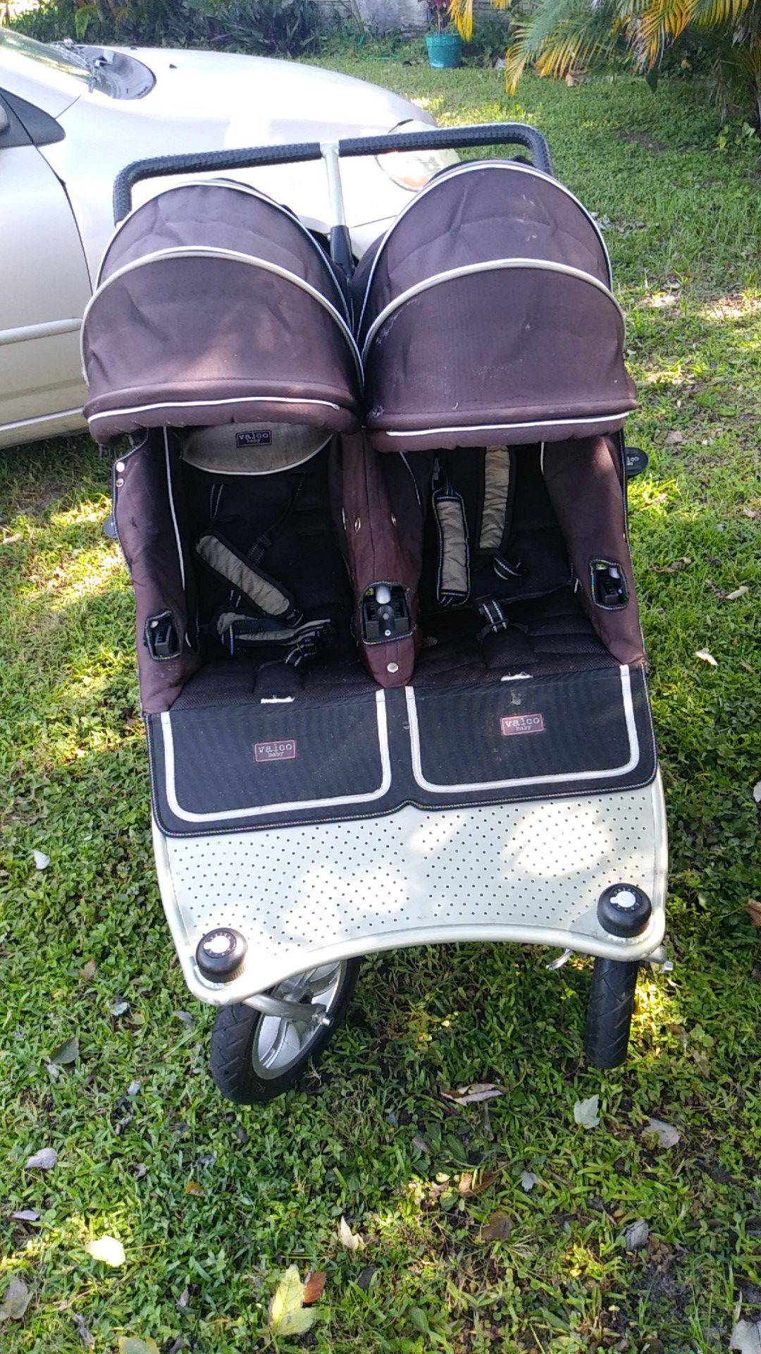 Valve Baby Double Stroller