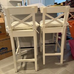 Set Of 4 Barstools $100