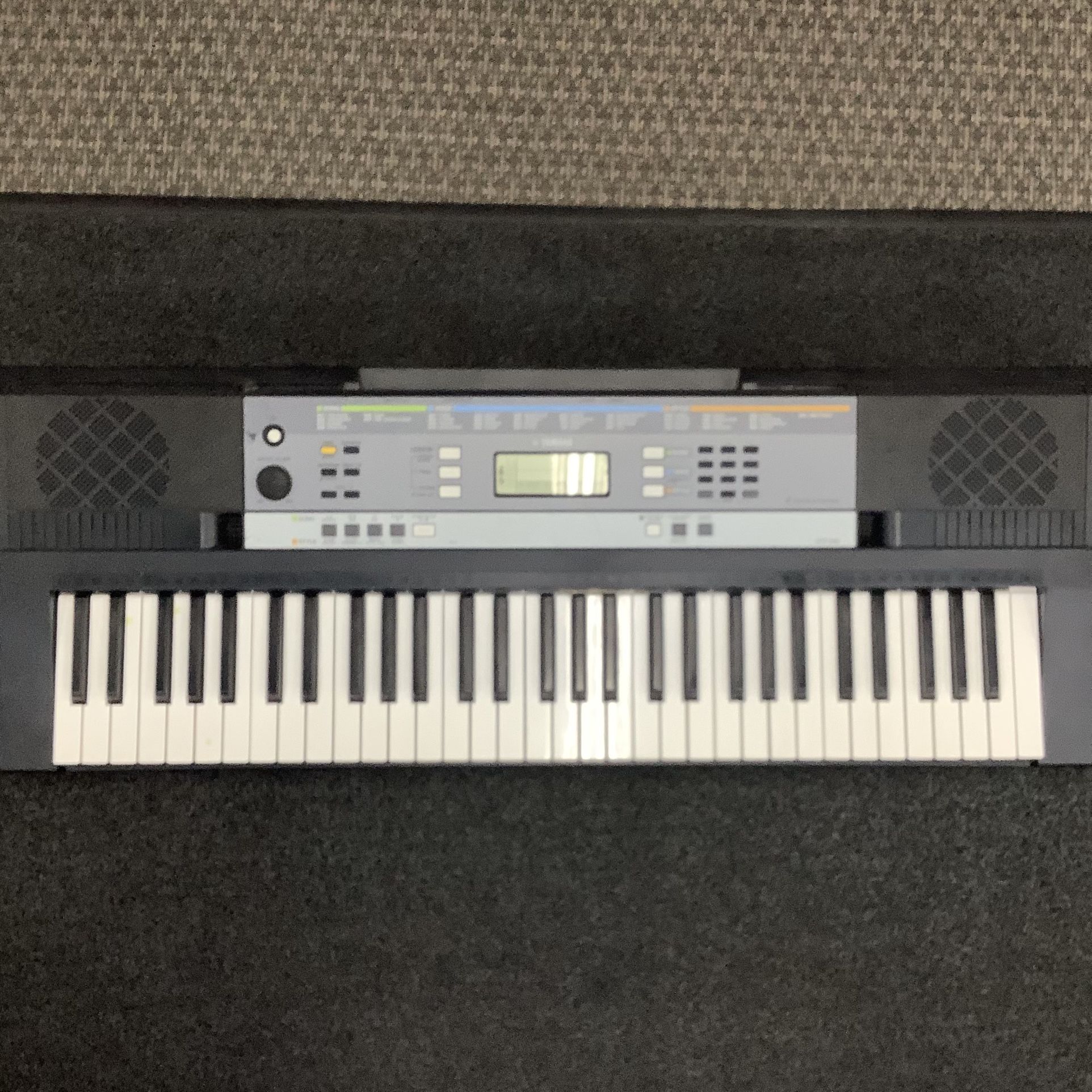 Yamaha YPT-240 keyboard (61 key)