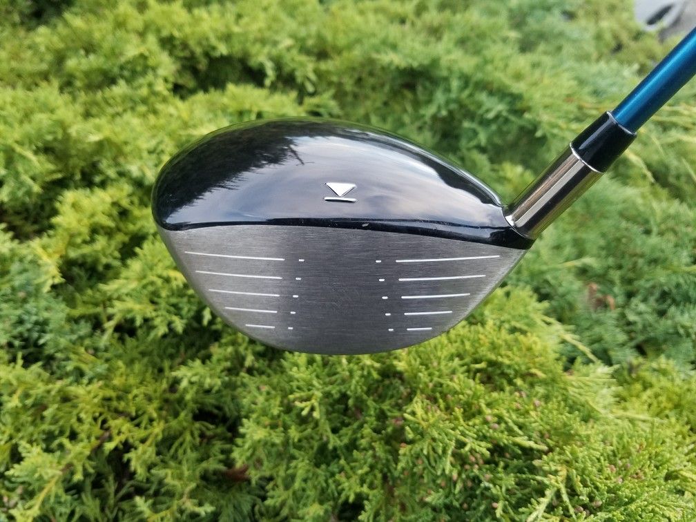 Titleist 907 D2 Driver- Aldila Stiff Shaft