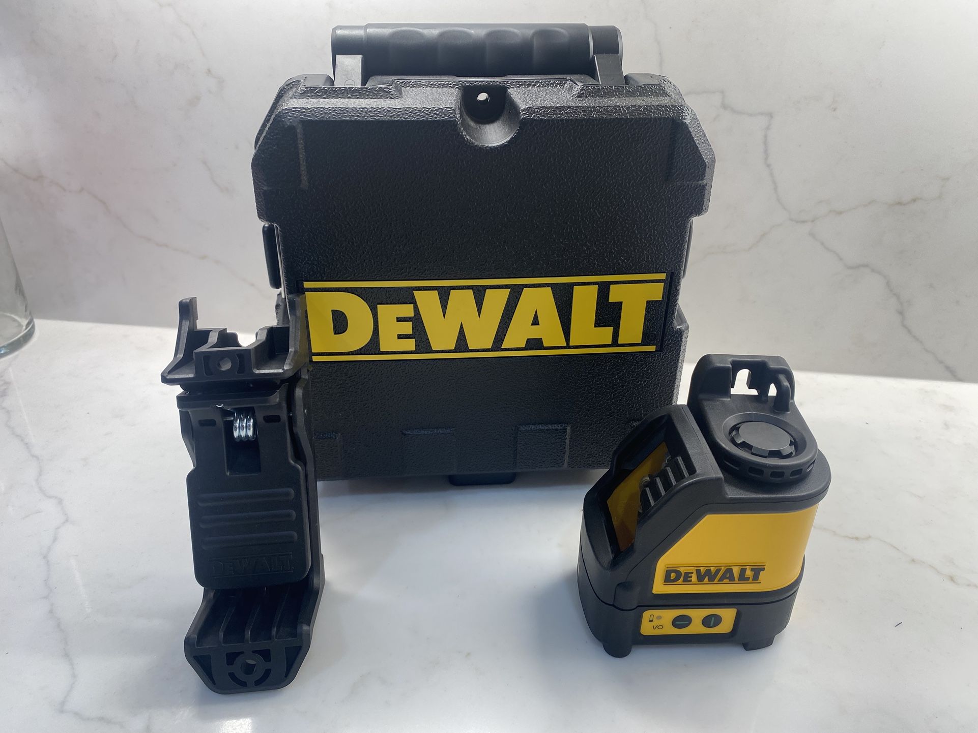 Dewalt Self-Leveling Cross Line Laser Level