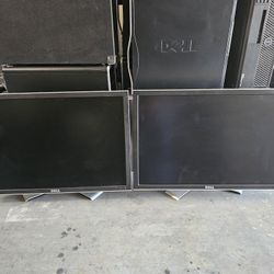 Set Of 2x 30-inch Dell LCD Monitor in Excellent Condition. 