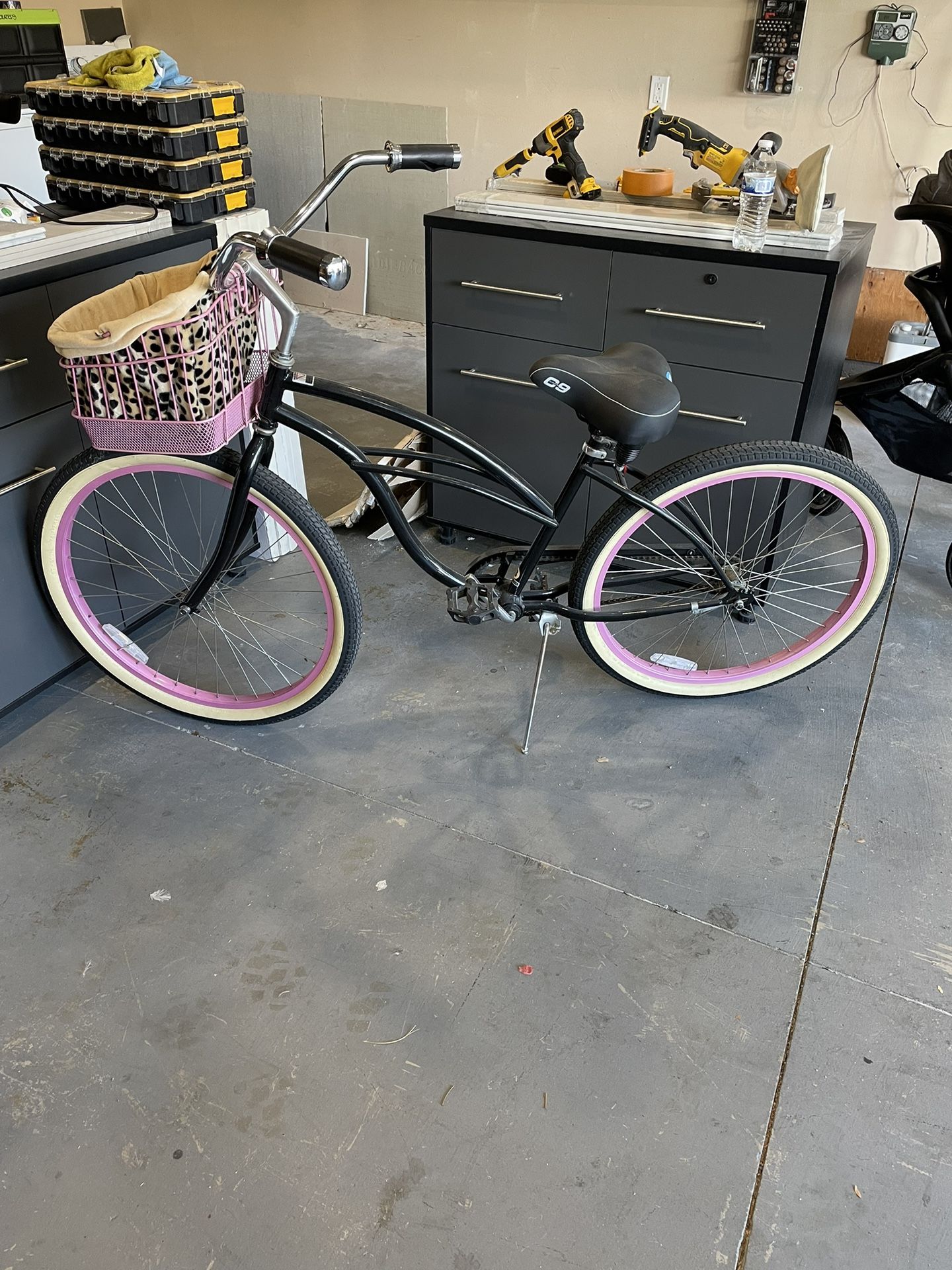 Beach Cruisers - Bikes