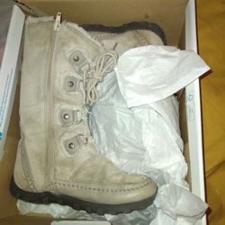 Kids Size 2  NINE WEST fur Snow boots