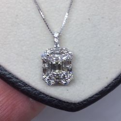 18 k W Gold 1 Ct Diamond Necklace /pendant