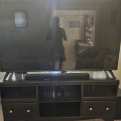 75 Inch Lg Smart TV With Soundbar And TV Stand