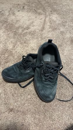 vans all black