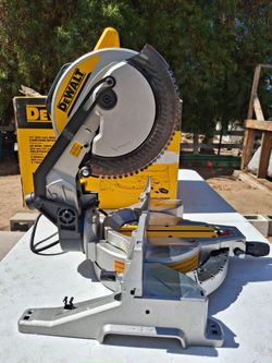 Dewalt 10 in. Single Bevel Compound Miter Saw