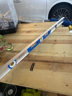 Large Aluminum Spirit Level with Blue Handles