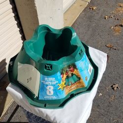 8 ft Christmas tree stand, new.