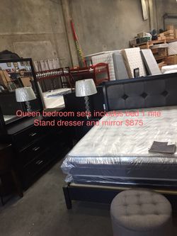 Queen compete bedroom set $875