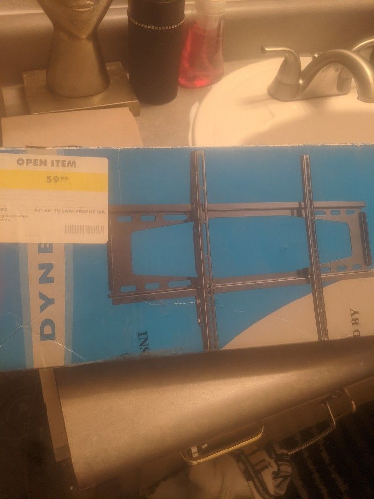 TV Mount (40"-56")