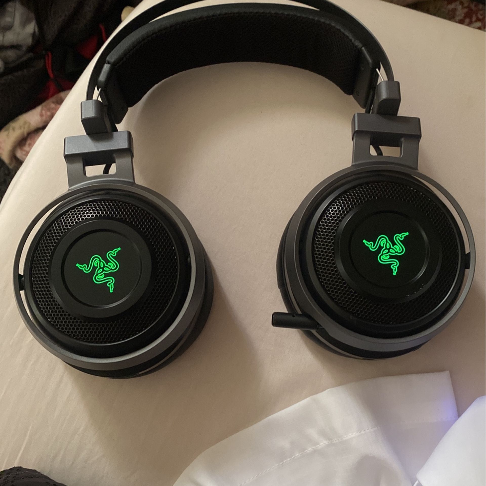 Razer NARI ULTIMATE(箱無し)値引きOK Razer NARI ULTIMATE(箱無し