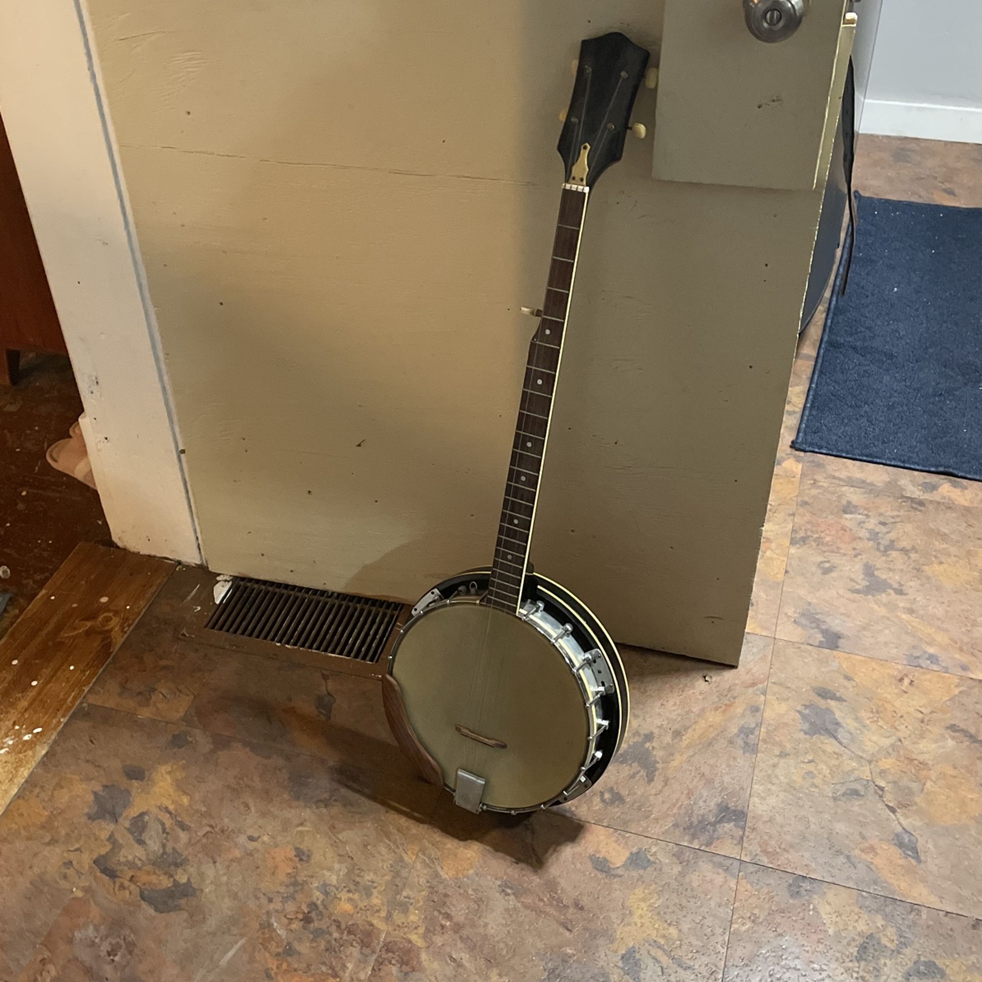 Old Banjo