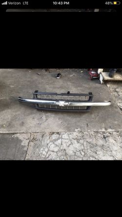 Chevy grille