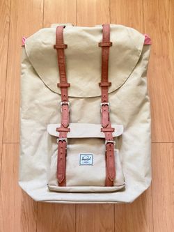 Classic Herschel Little America Backpack 30L