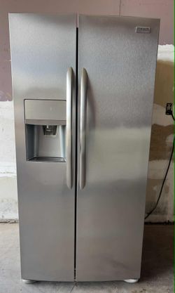 FRIGIDAIRE REFRIGERATOR