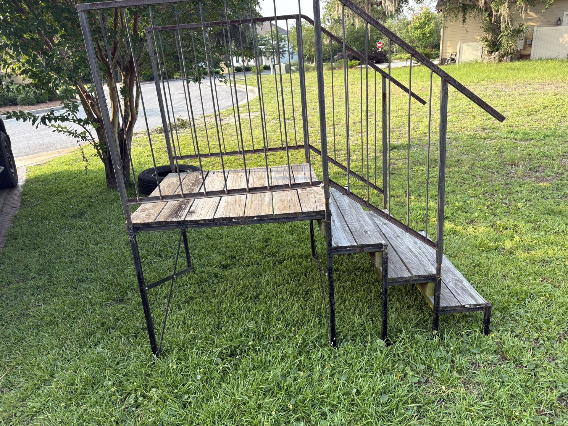 Metal Steps With Landing