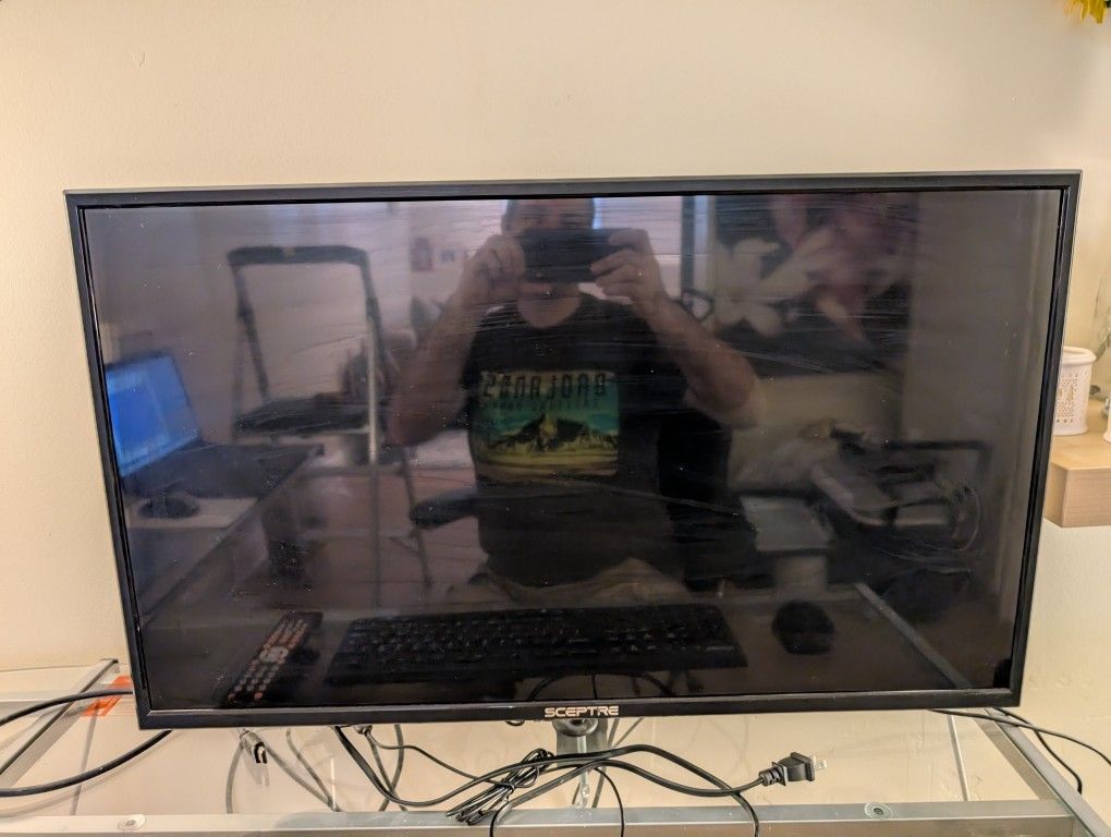 For Parts 32 Inch Sceptre 720p TV